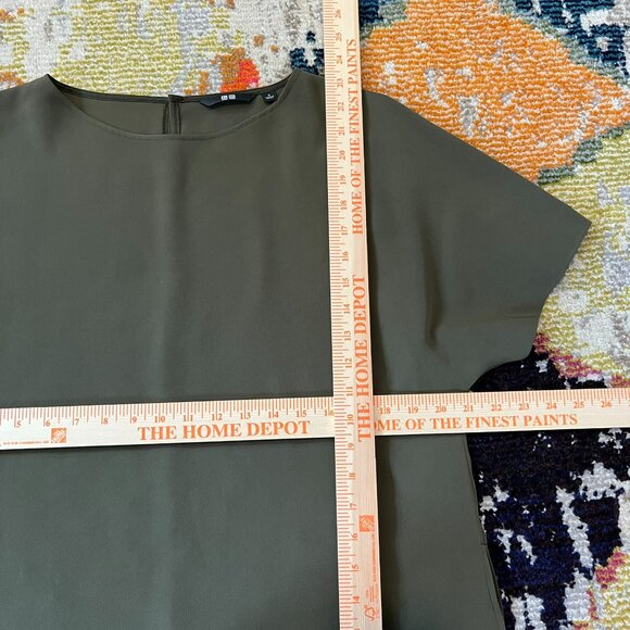 Set of 2 Uniqlo Drape Dolman Short-Sleeve Blouses, Black and Green, size Small - Picture 15 of 16